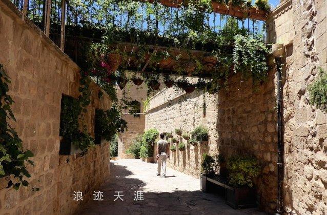 探索世界,与妈妈一个人带男童,孩子要上厕所该去男厕还是女厕?一起发现无限的可能